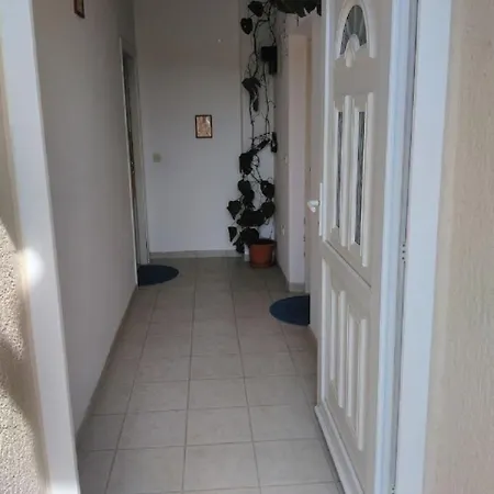 Apartman Davor *